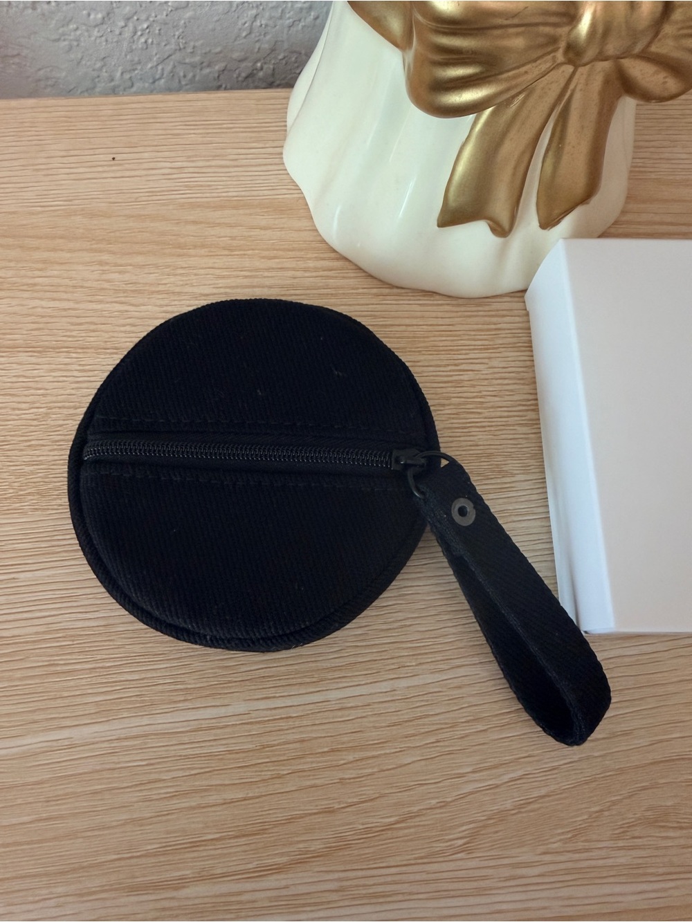 CHANEL Beaute Black Round Zip Pouch - Picture 2 of 6